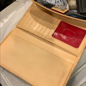 Dooney and Bourke wallet